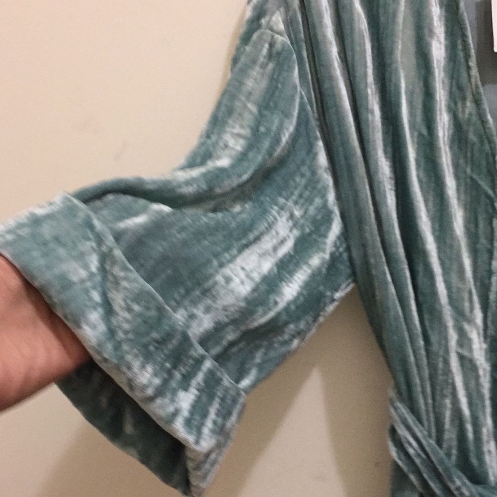 Topshop wrapped velour top (sz 6) - Picture 7 of 13